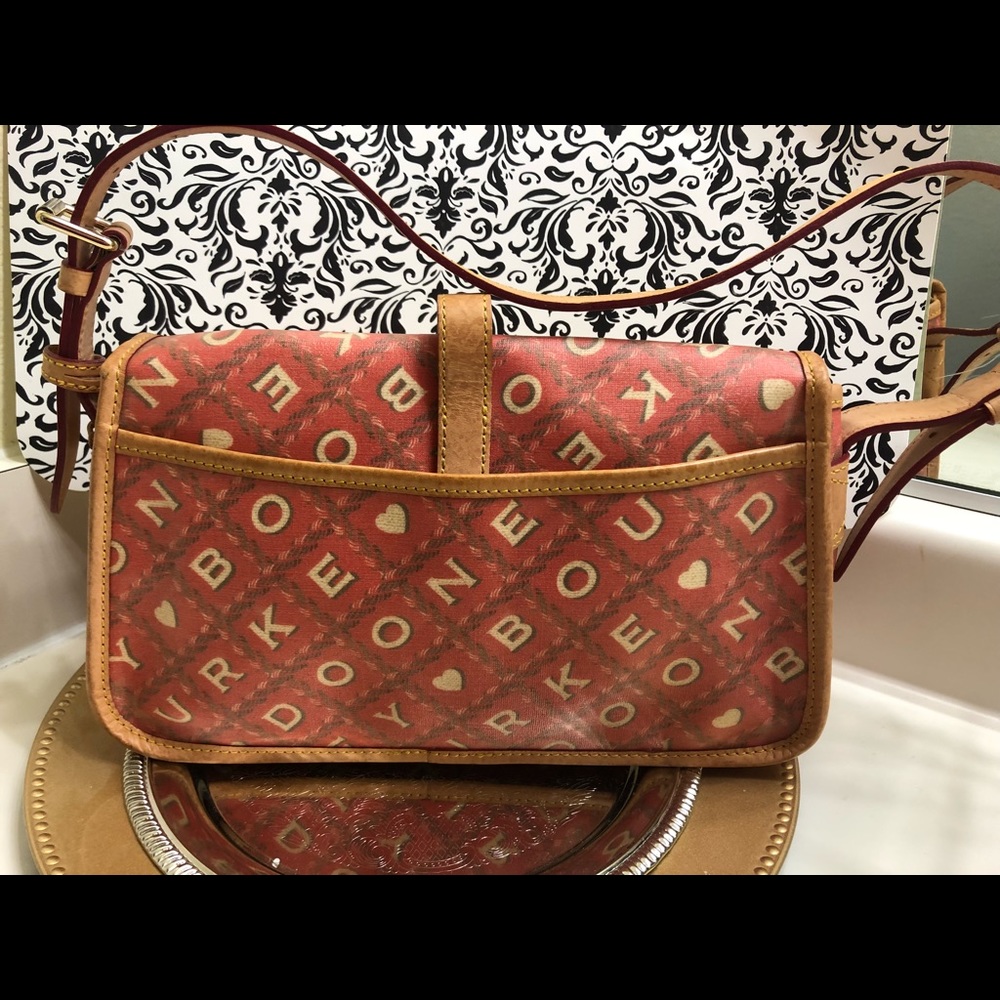 Dooney & Bourke Coral & Tan Crossword Letter  Heart Pattern Vinyl Purse - Picture 3 of 7